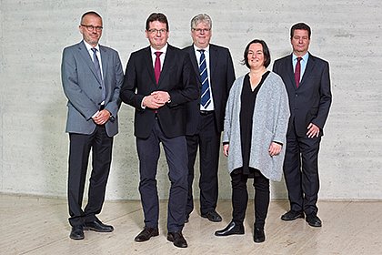 Rektorat v.l. Prof. Dr. Wolfgang Paul, Prof. Dr. Christian Tietje, Prof. Dr. Wolf Zimmermann, Prof. Dr. Johanna Mierendorff, Markus Leber (Foto: Michael Deutsch)
