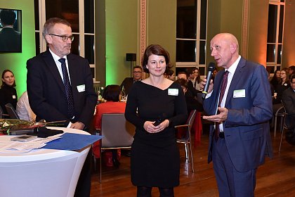 Transferpreis in der Kategorie Erfolgreiche regionale Transferkooperation: Preistr�ger:innen Dr. Holger Backhaus-Maul (rechts) und Christine Sattler