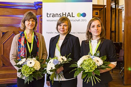 Transferpreistr�gerinnen 2015 von links: Prof. Dr. Gabriele Stangl, Dr. Diana D�hler und Martha Wellner (Foto: Univations Gr�nderservice / Matthias Ritzmann)